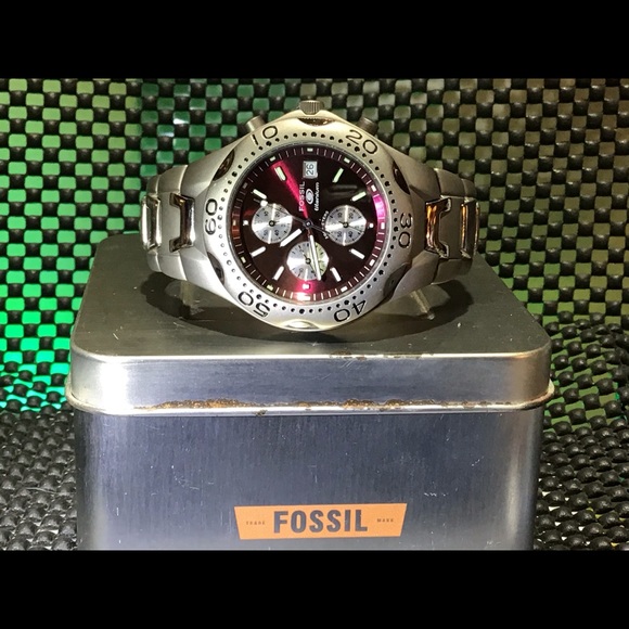 Rare Fossil Titanium w/Black Cherry dial ~ NWT - Picture 5 of 9